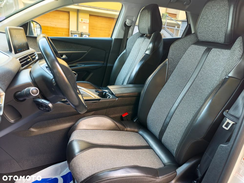 Peugeot 3008 PureTech 130 Stop & Start GPF Allure - 27