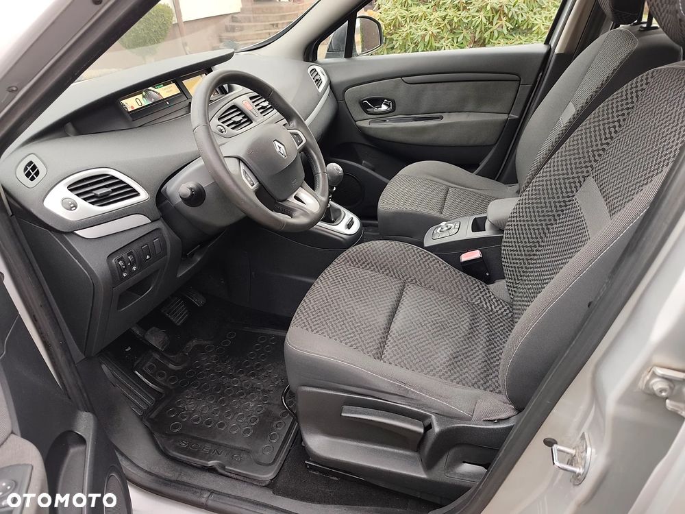 Renault Scenic 1.9 dCi Privilege - 7