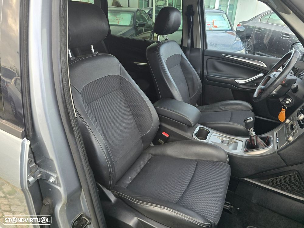 Ford S-Max 1.8 TDCi Titanium 7L - 22