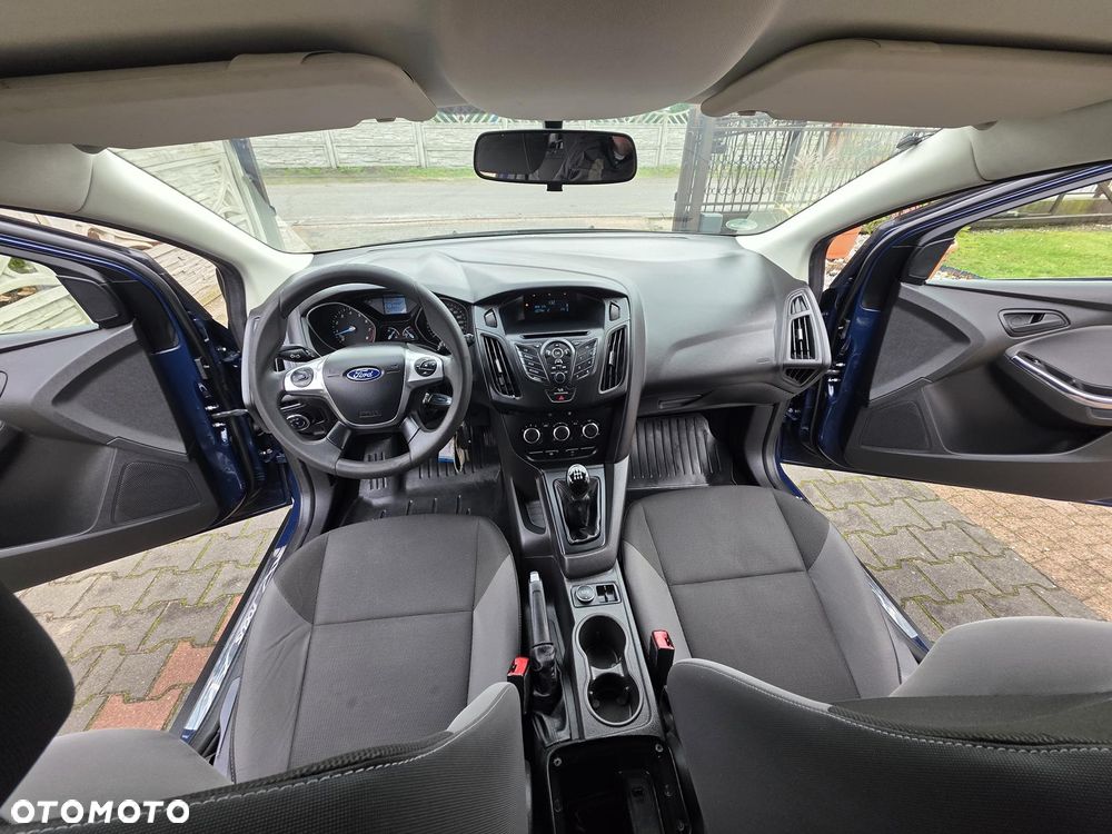 Ford Focus 1.0 EcoBoost Trend - 33