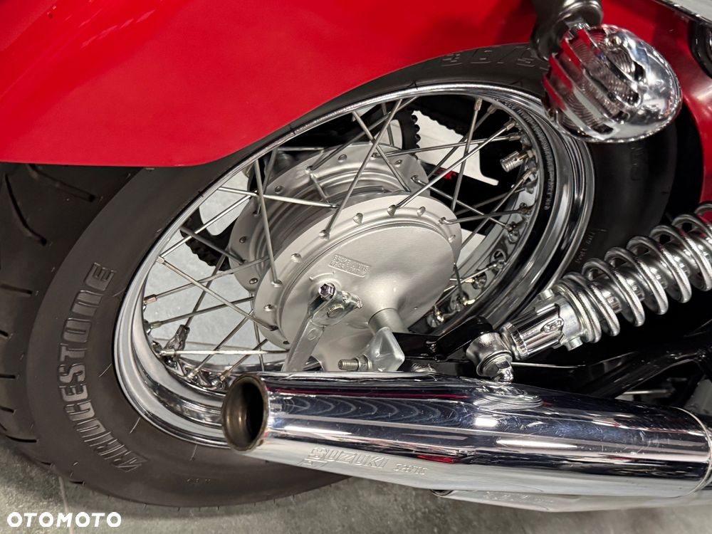 Suzuki Intruder - 12