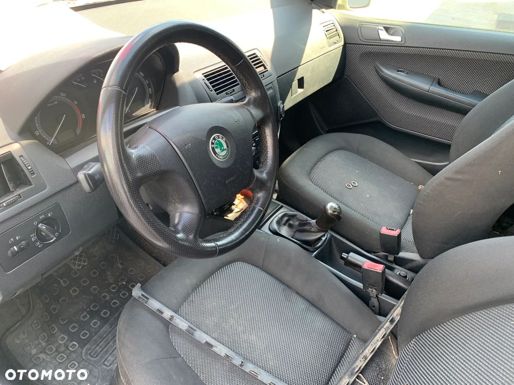 SKODA FABIA KOMBI 2007 *SAMOCHÓD NA CZĘŚCI*1909   MASKA, LAMPA, DRZWI, LUSTERKO, ZDERZAK, GRILL, BŁOTNIK, KLAPA, BELKA, DESKA, FOTELE, KANAPA, ĆWIARTKA, KIEROWNICA, TARCZE, ZACISKI, ZAWIESZENIE, KOMPLETNY PRZÓD, KOMPLETNY TYŁ, LICZNIK, ZEGARY, PRAWE LEWE PRZÓD TYŁ - 5