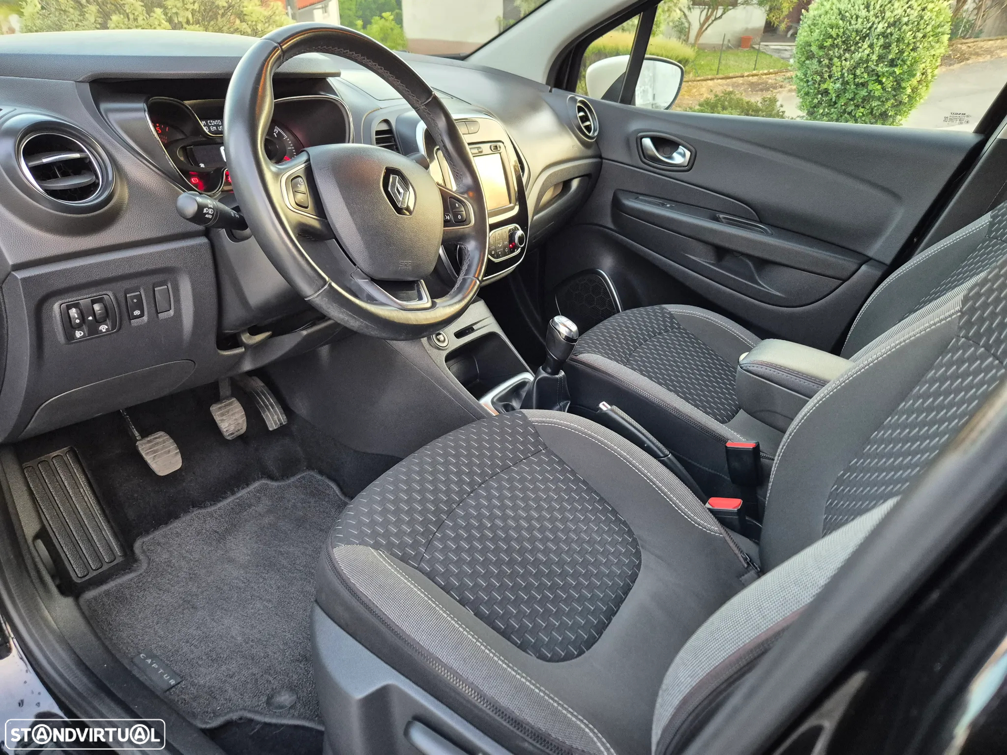 Renault Captur 1.5 dCi Exclusive XMOD - 13