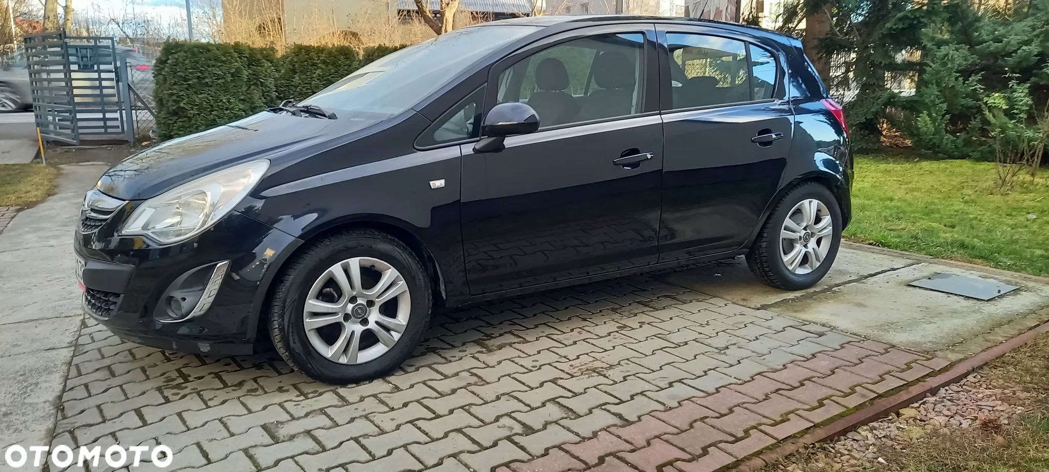 Opel Corsa 1.2 16V Color Edition - 1