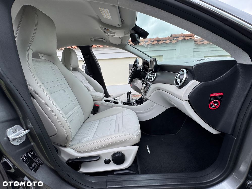Mercedes-Benz CLA - 20