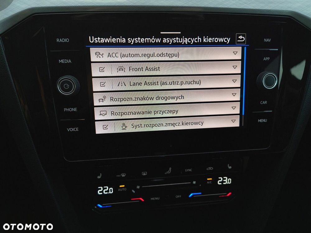 Volkswagen Passat - 32