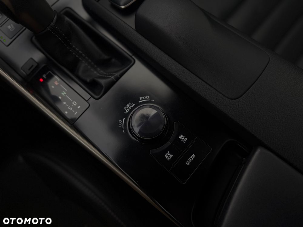 Lexus IS 300h Prestige - 13