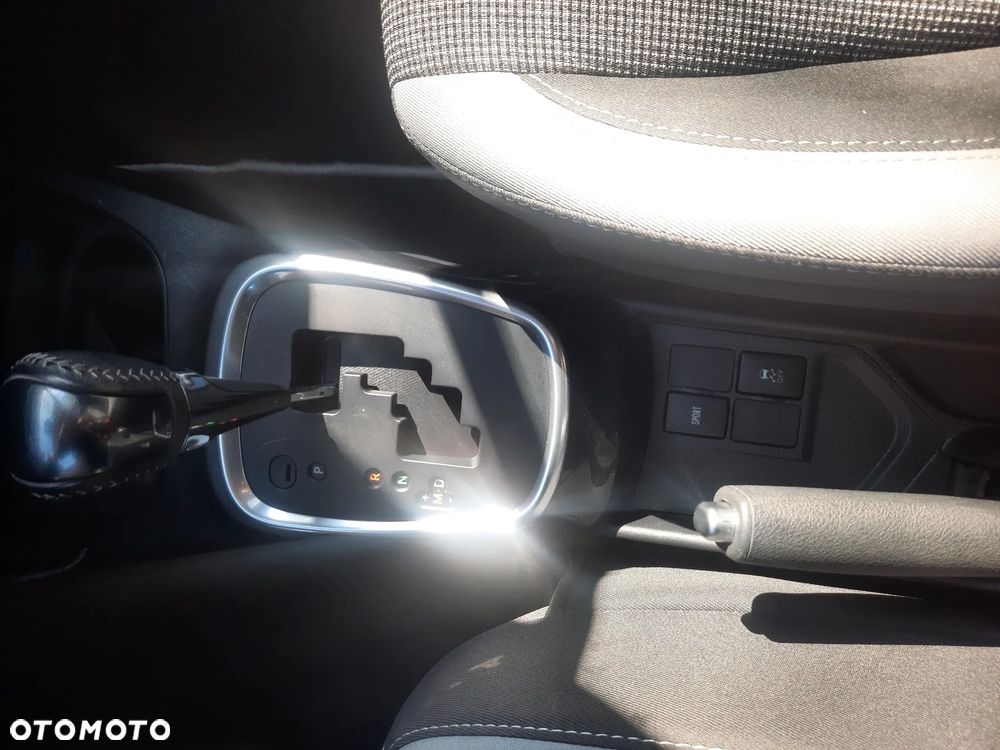 Toyota Yaris 1.5 20th Anniversary CVT - 16