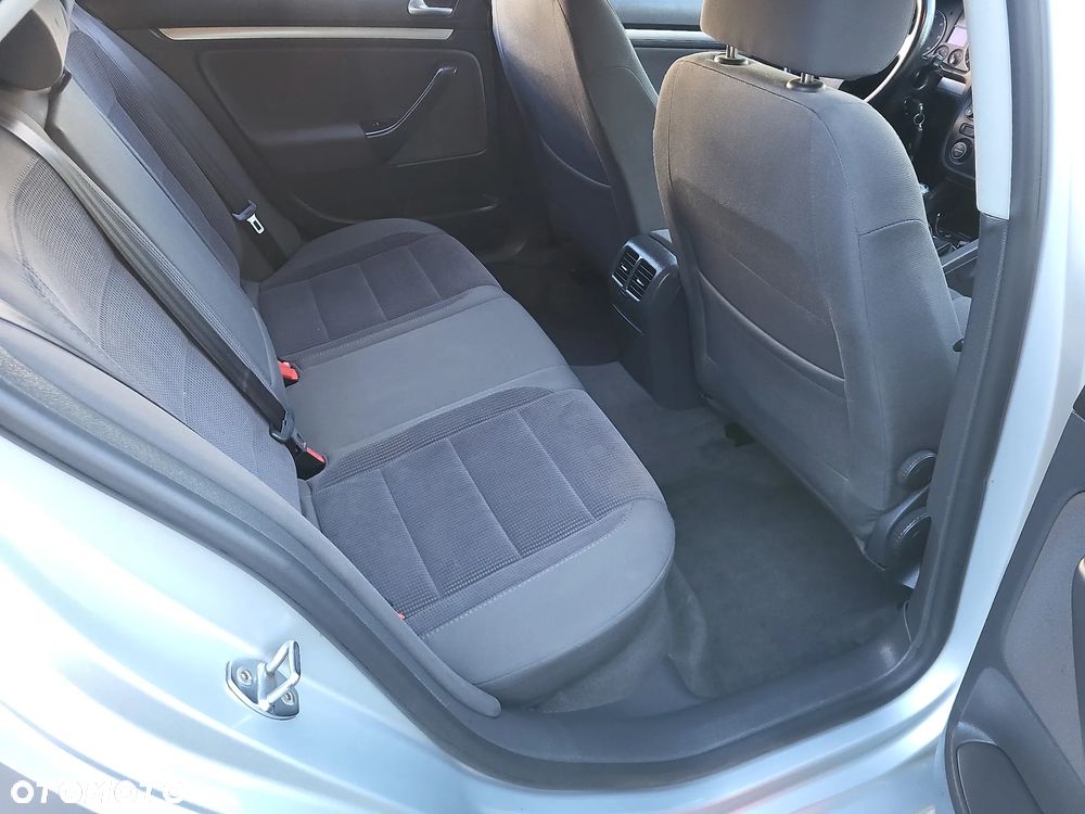 Volkswagen Jetta 1.9 TDI Comfortline - 40