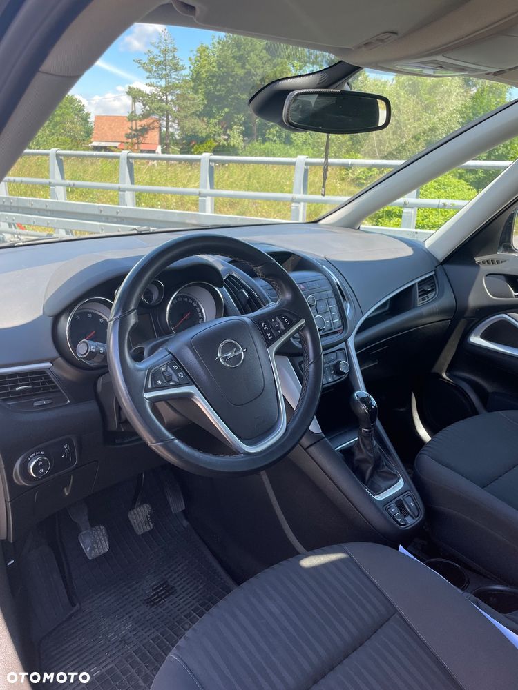Opel Zafira - 17