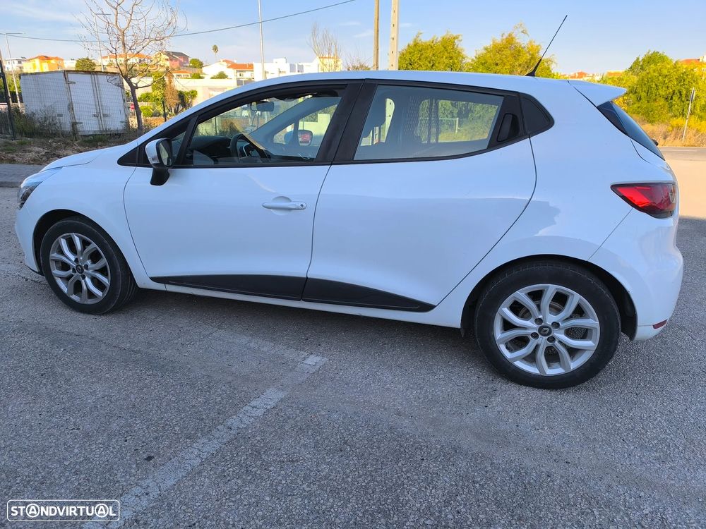Renault Clio - 2