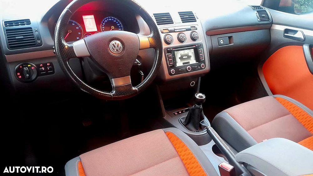 Volkswagen Touran Cross 1.4 TSI - 2