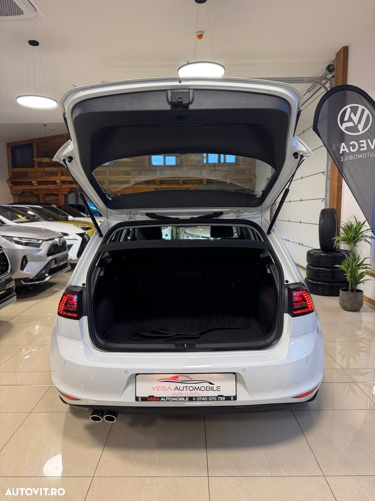 Volkswagen Golf 2.0 TDI DPF BlueMotion Technology Style - 37