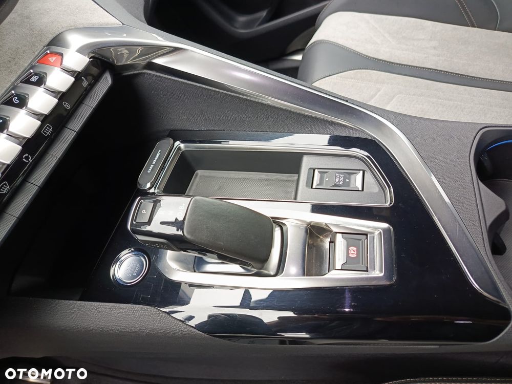 Peugeot 3008 1.6 PureTech Hybrid PHEV Active Pack S&S EAT8 - 15