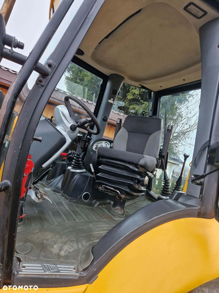 JCB 4CX - 13