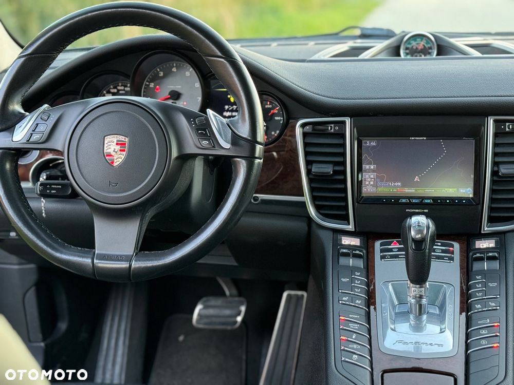 Porsche Panamera S PDK - 13