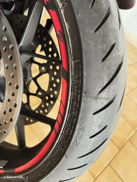 Honda CBR 650R - 11