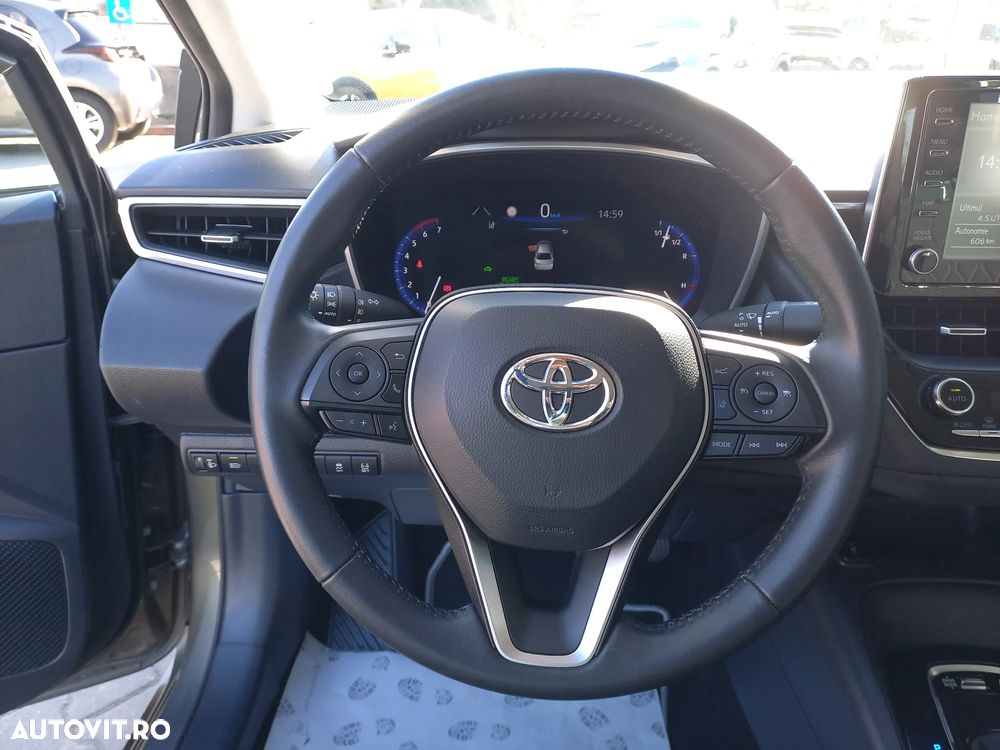 Toyota Corolla 1.8 HSD Dynamic - 17