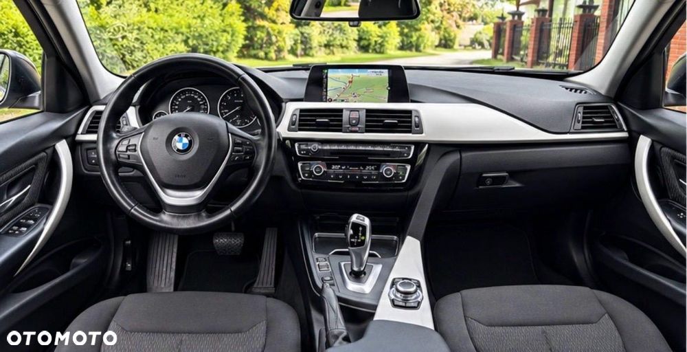 BMW Seria 3 318i - 9