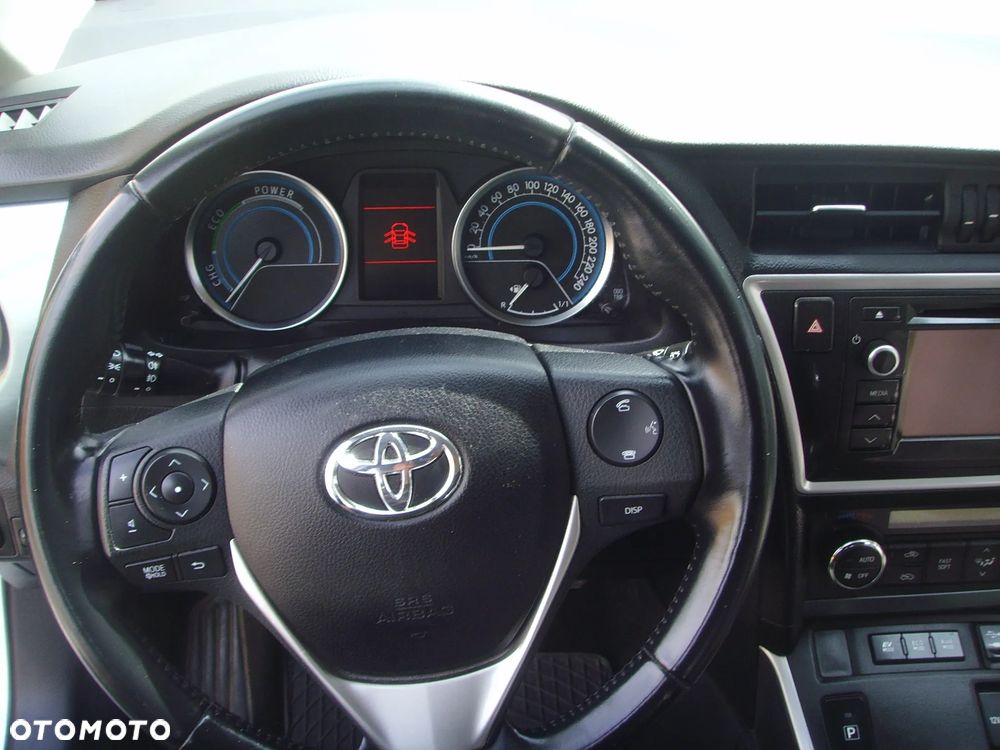 Toyota Auris ver-1-8-hsd-luna - 14