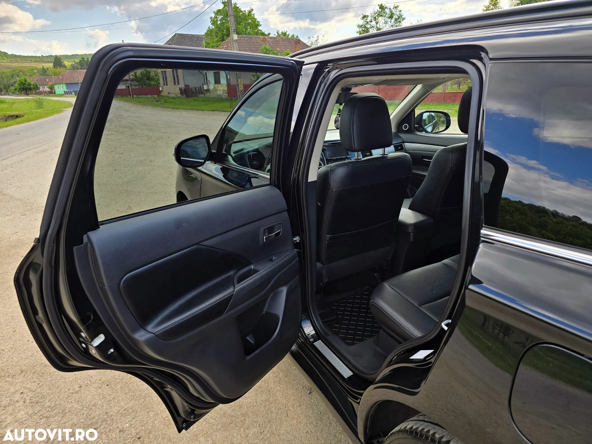 Mitsubishi Outlander 2.2 DI-D 4WD Instyle - 25