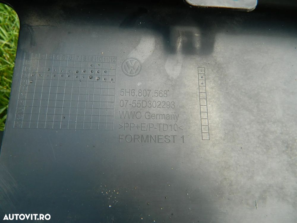 Difuzor bara spate VW Golf 8 model 2020-2024 cod 5H6807568 - 5