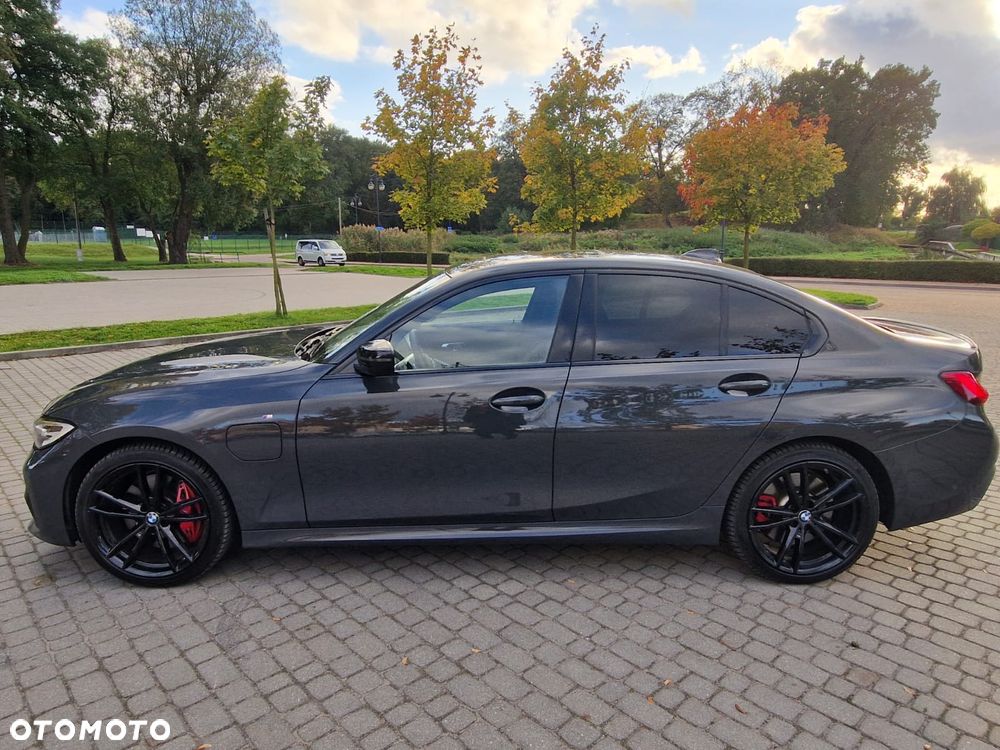 BMW Seria 3 330e M Sport - 17