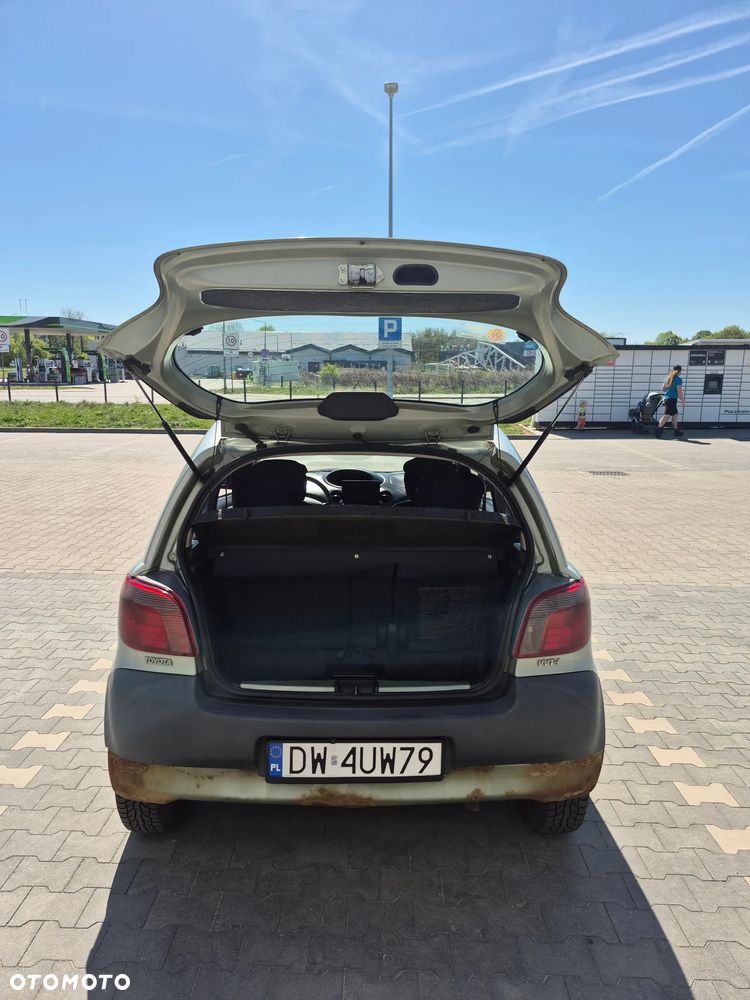 Toyota Yaris 1.0 Luna - 24