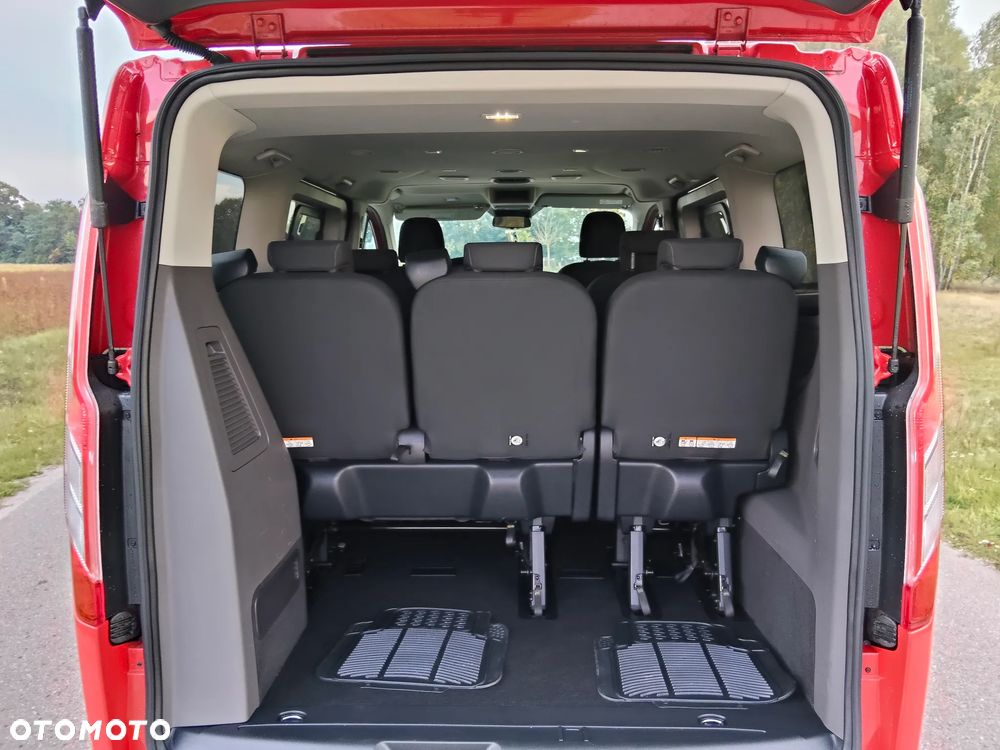 Ford Tourneo Custom - 36