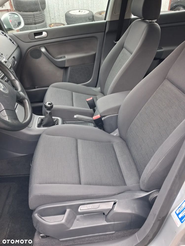 Volkswagen Golf Plus - 17