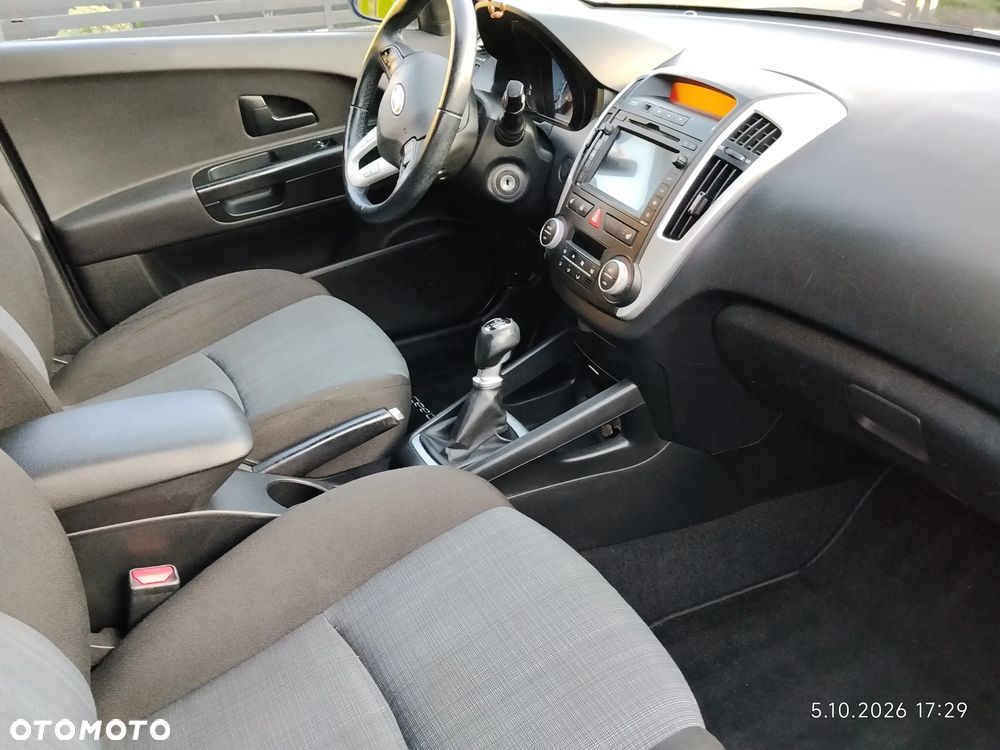 Kia Ceed - 7