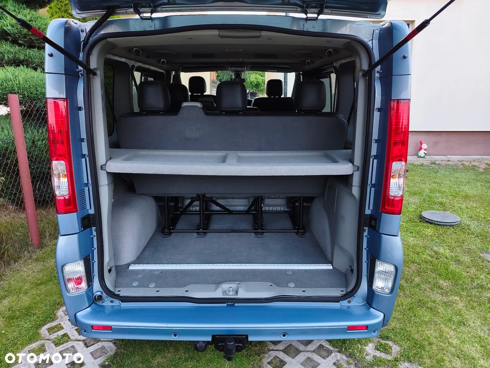 Renault Trafic Grand Passenger Black Edition - 29