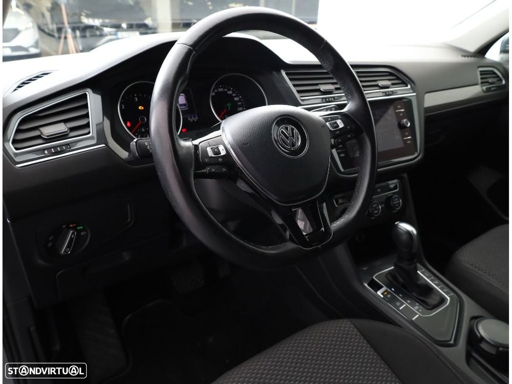 VW Tiguan Allspace 2.0 TDI Confortline DSG - 24