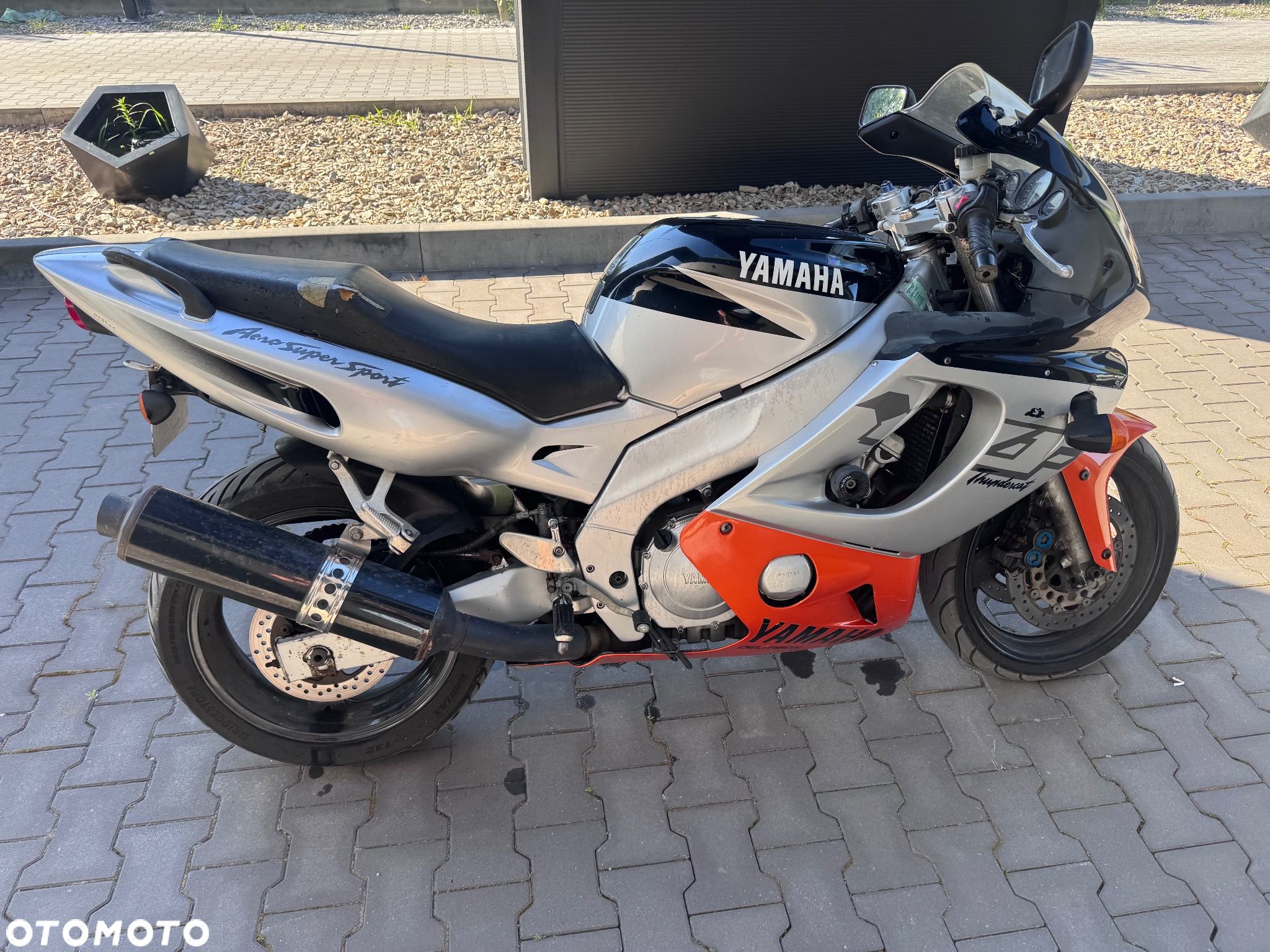 Yamaha R6 - 16