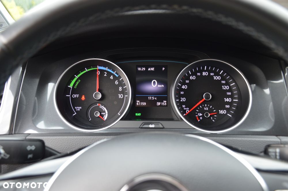 Volkswagen Golf e-Golf - 30