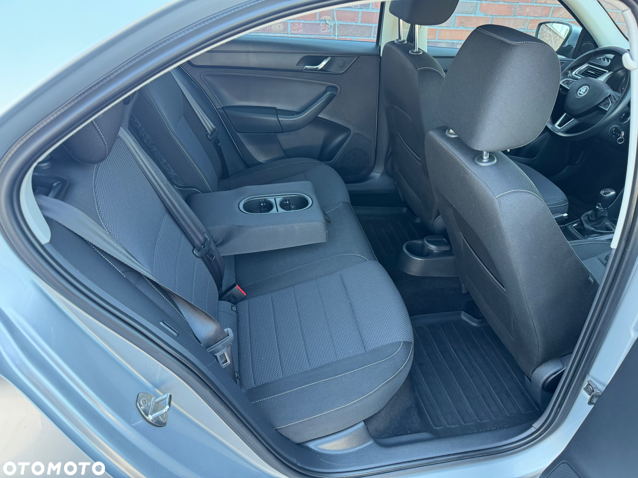 Skoda RAPID 1.2 TSI Elegance - 23