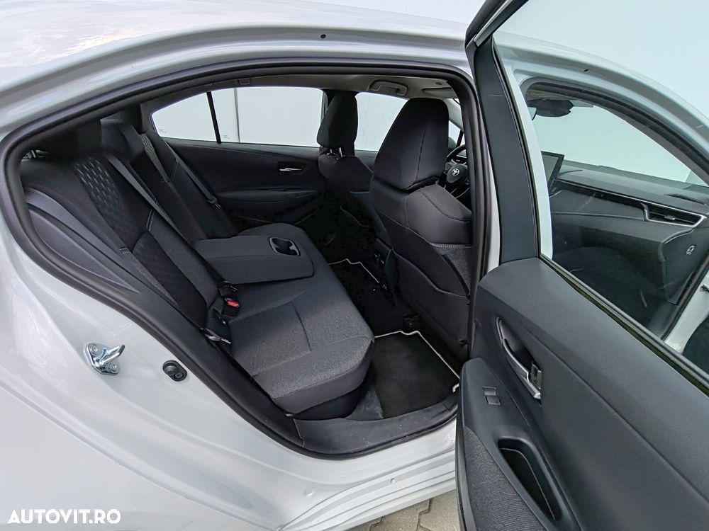Toyota Corolla Sedan 1.8 HSD Business - 8