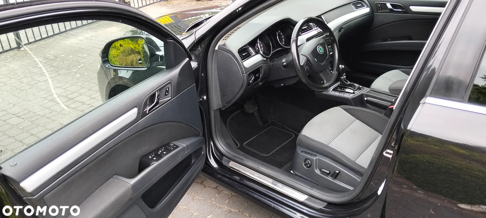Skoda Superb Combi 2.0 TDI DSG Exclusive - 19