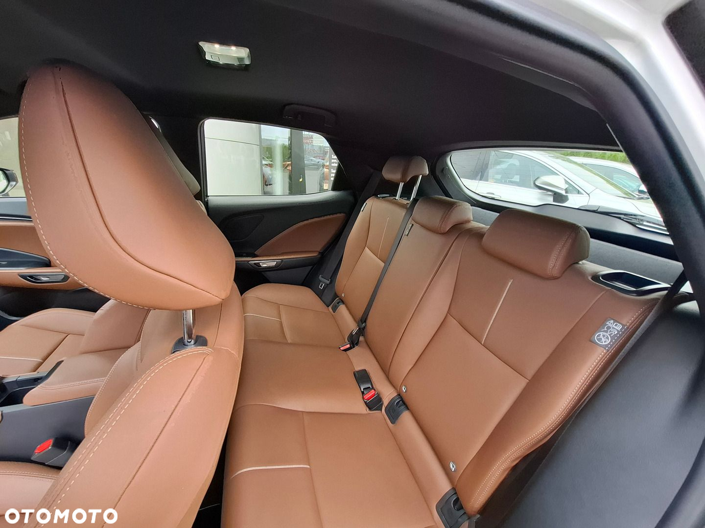 Lexus LBX 1.5 Hybrid Relax AWD - 16