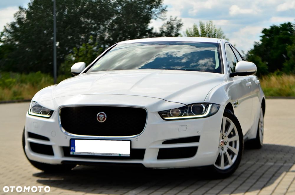 Jaguar XE 2.0 D Prestige - 1