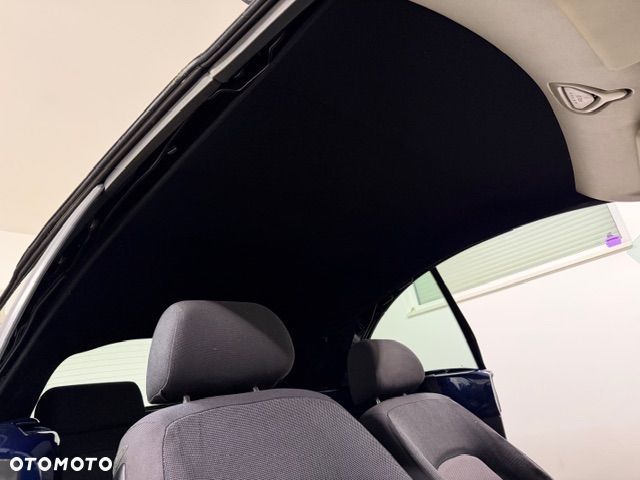 Volkswagen New Beetle Cabriolet 2.0 - 31