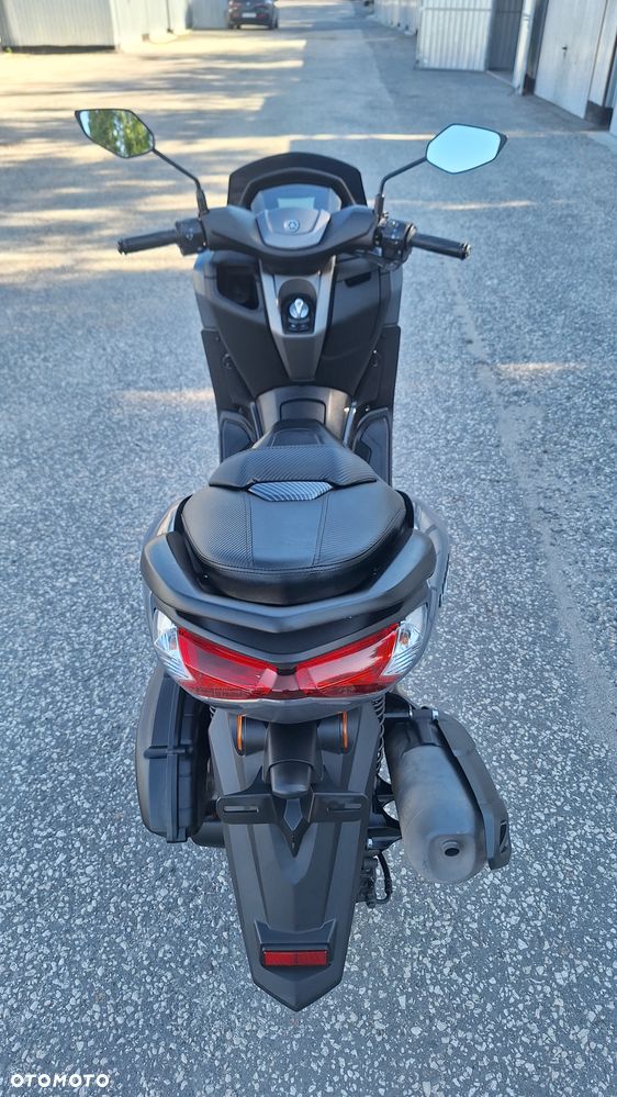 Yamaha NMAX - 10