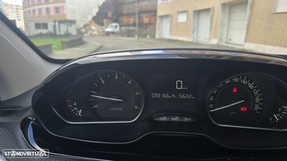 Peugeot 208 1.5 BlueHDi Signature - 27