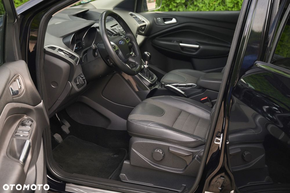 Ford Kuga - 24