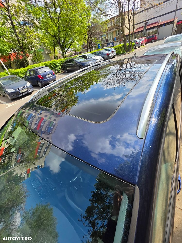 Volkswagen Touran 2.0 TDI Highline DSG - 10