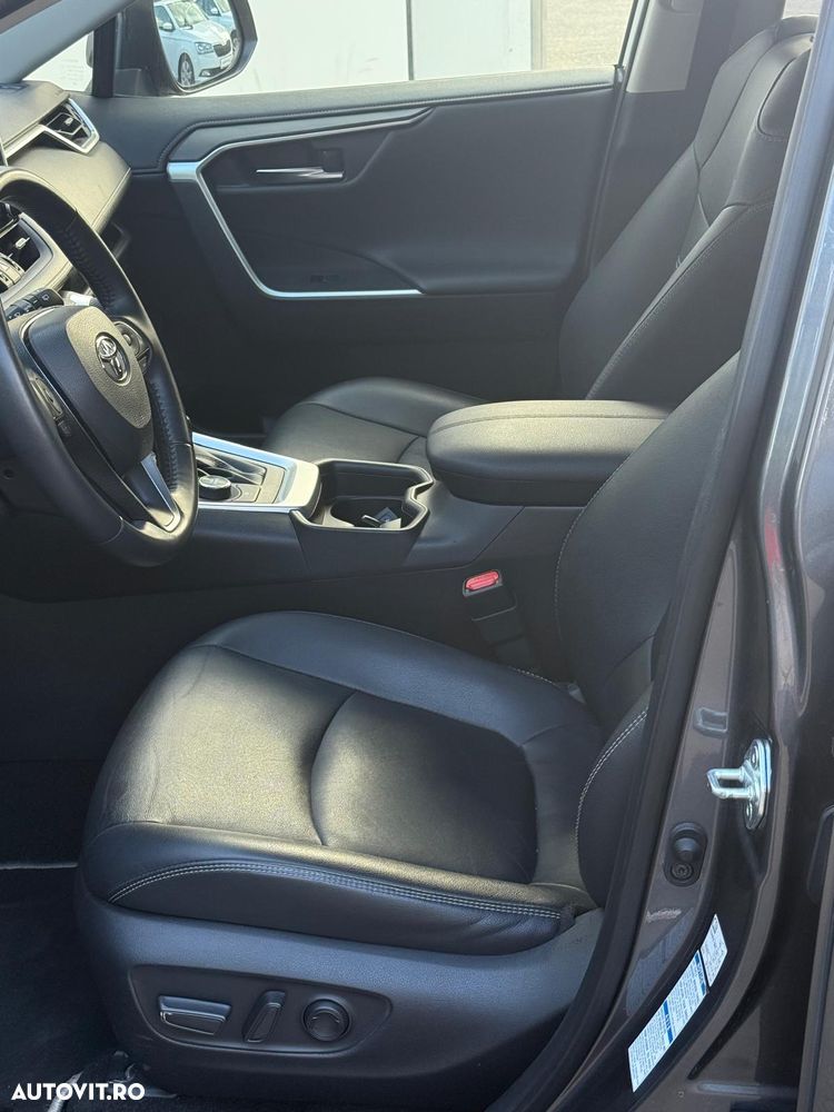 Toyota RAV4 - 13