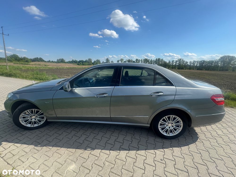 Mercedes-Benz Klasa E 250 BlueEFFICIENCY 7G-TRONIC Elegance - 10