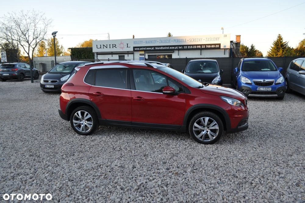 Peugeot 2008 1.2 Pure Tech Allure S&S - 5