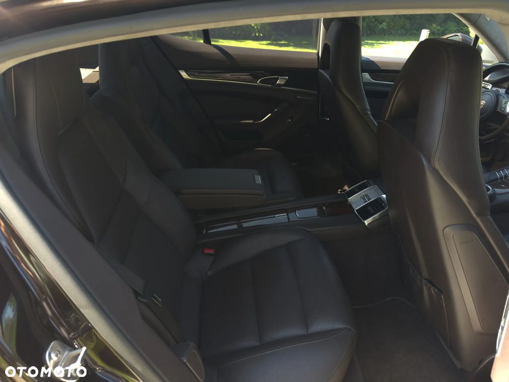Porsche Panamera - 8