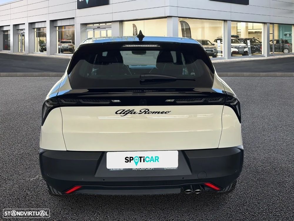 Alfa Romeo Junior 1.2 eDCT6 - 5